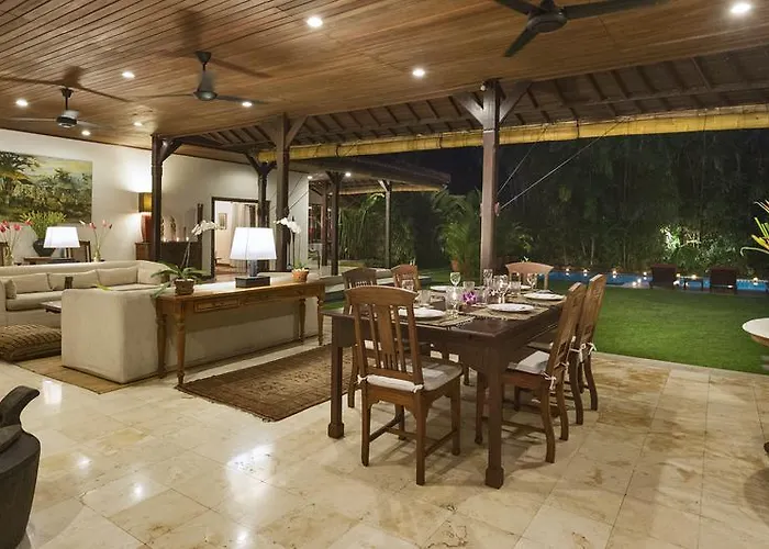 Eight Villa *