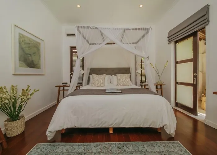 Villa Eight *
